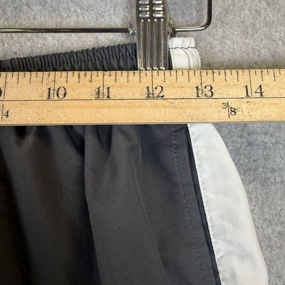 Nike Dri Fit Mens Size XS Pullon Elastic Waist Shorts Gray White Longer Length - Picture 4 of 7